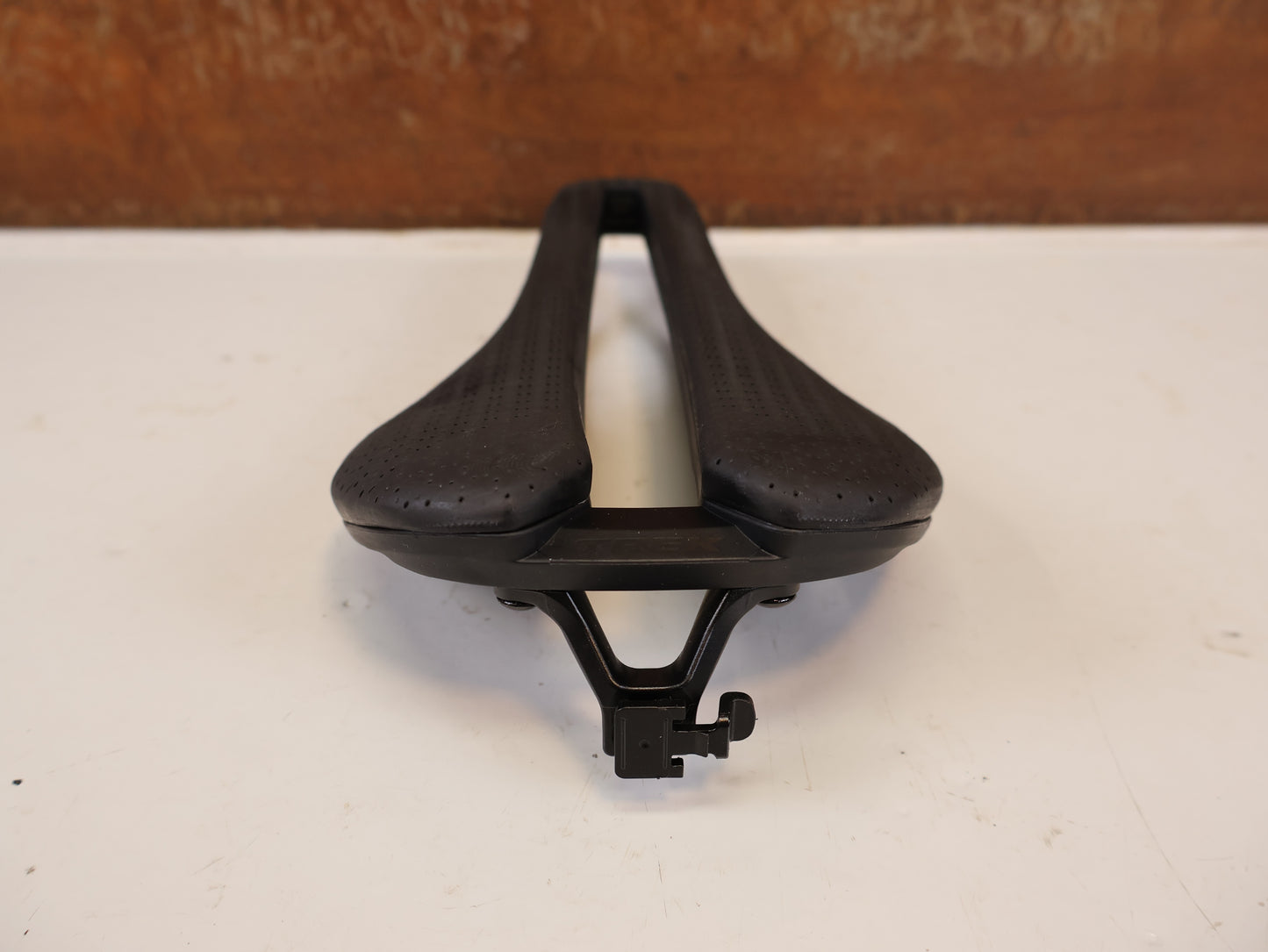 TREK AEOLUS ELITE AIRLOOM 3D SATTEL 135 MM