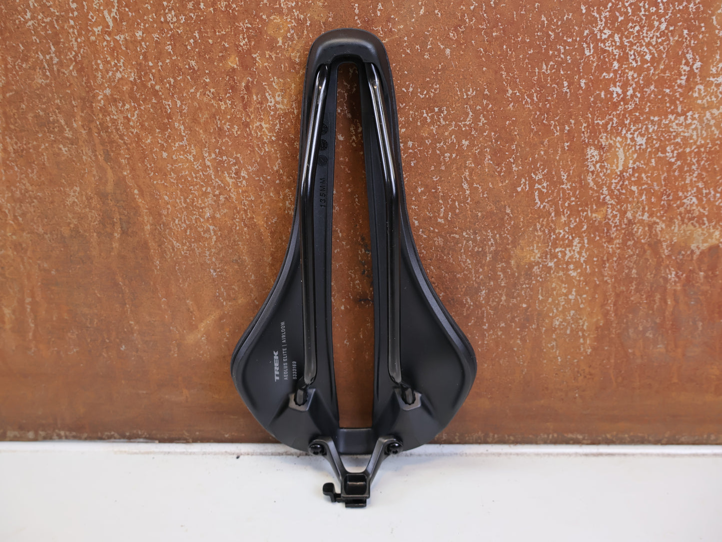 TREK AEOLUS ELITE AIRLOOM 3D SATTEL 135 MM