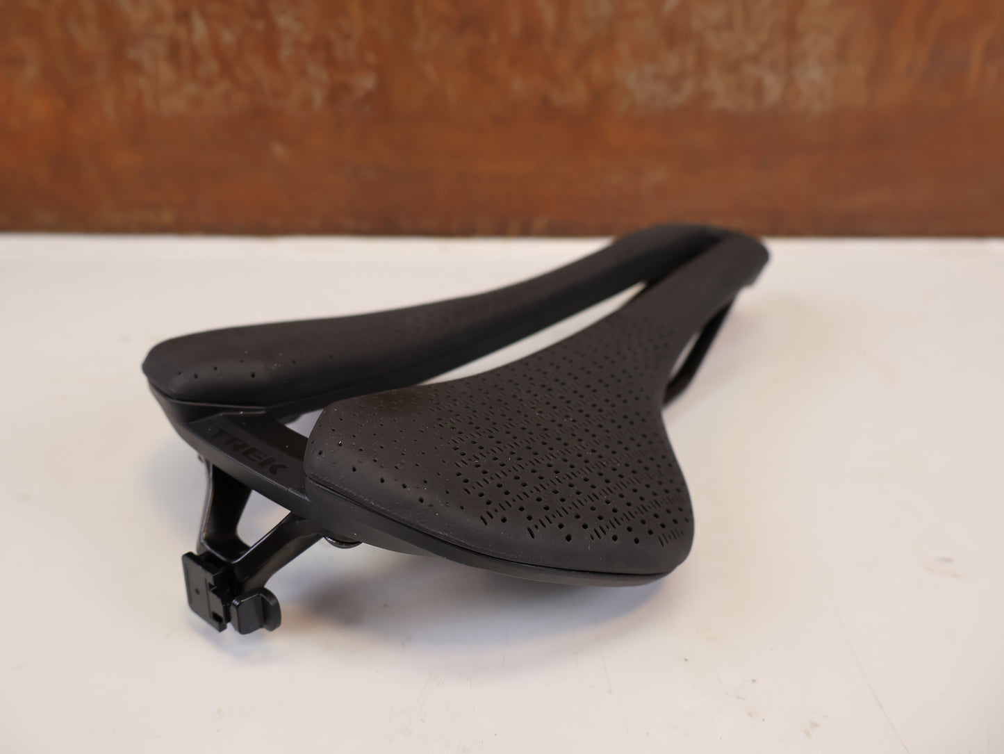TREK AEOLUS ELITE AIRLOOM 3D SATTEL 155 MM