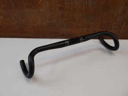 EASTON EA70 AX GRAVEL LENKER / 440 MM / 16° FLARE / 31.8 MM / DI2 / SCHWARZ