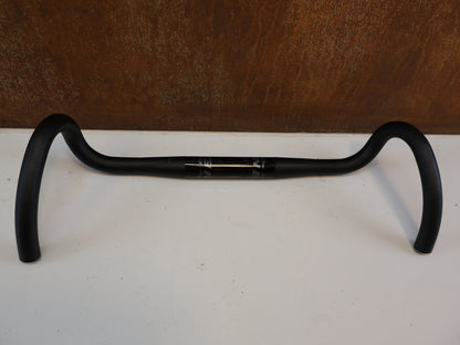 EASTON EA70 AX GRAVEL LENKER / 440 MM / 16° FLARE / 31.8 MM / DI2 / SCHWARZ