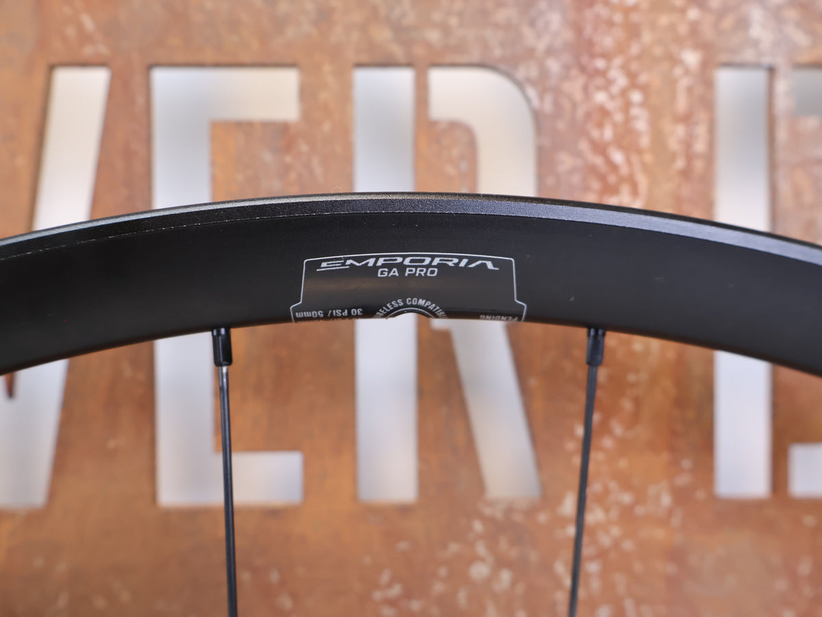 HED Emporia GA Pro Gravel Laufradsatz 700c 25mm N3W 1703g
