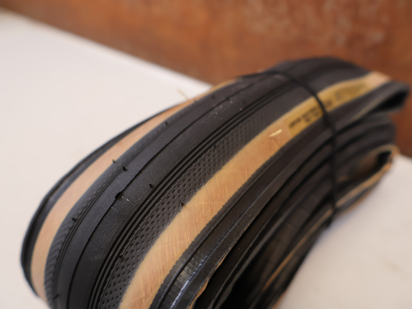 BONTRAGER AEOLUS PRO TLR RENNRADREIFEN 700X28C BLACK-TAN / 5328176