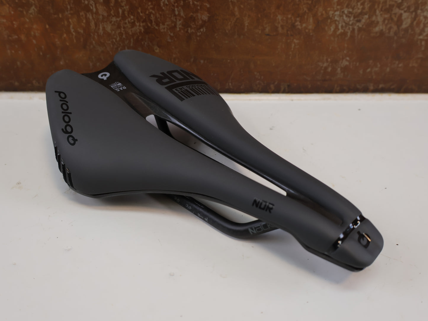 PROLOGO DIMENSION NDR NACK / CARBON SATTEL / 143 MM / ANTHRAZIT