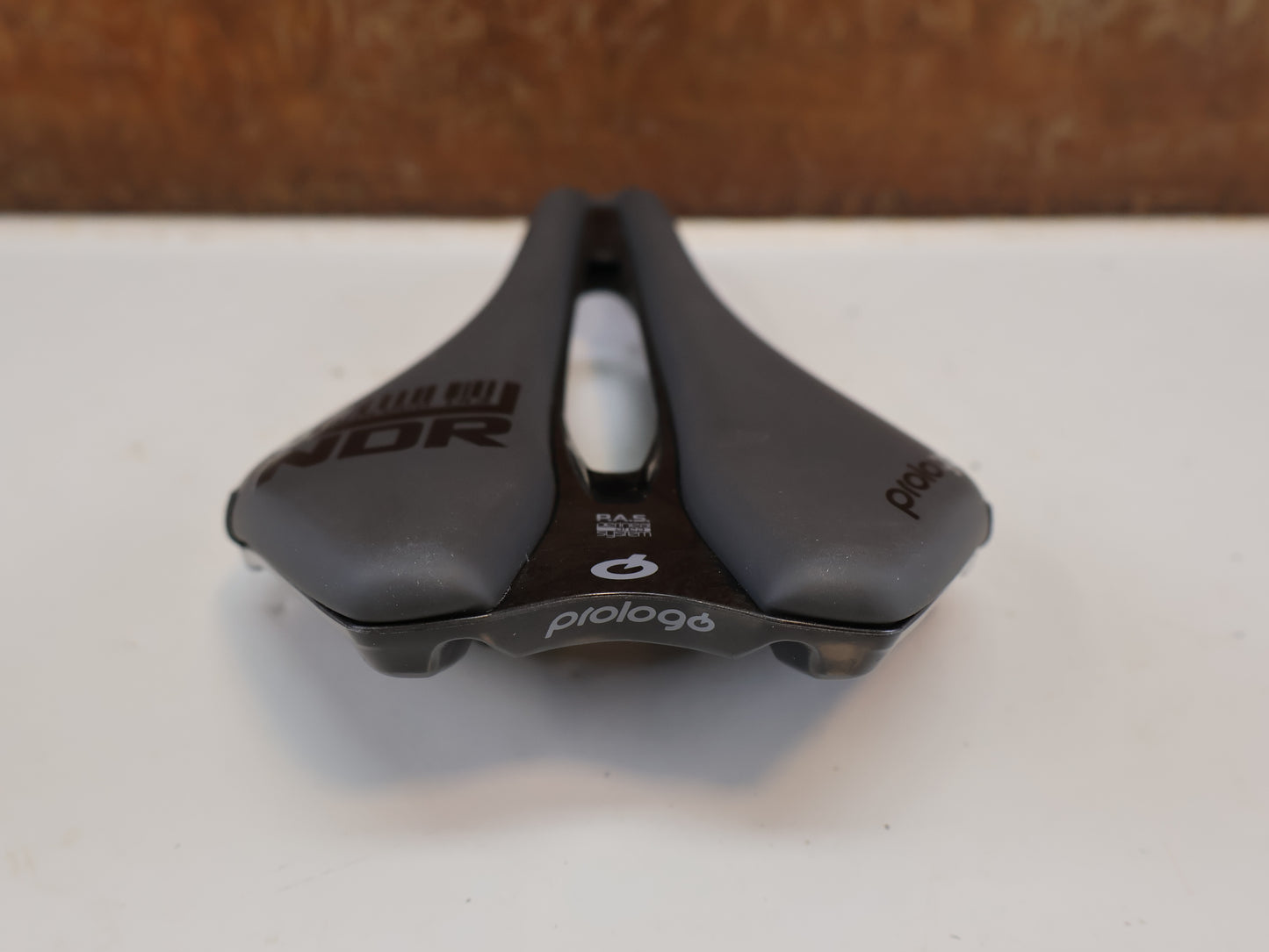 PROLOGO DIMENSION NDR NACK / CARBON SATTEL / 143 MM / ANTHRAZIT