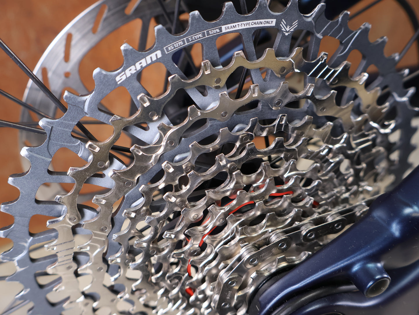 TREK POWERFLY+ FS 8 GEN 4 / MATTE/GLOSS MULSANNE BLUE / L