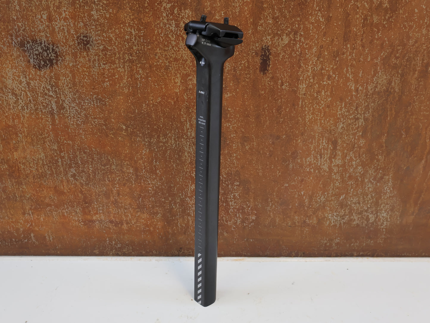 BMC URS 01 PREMIUM CARBON SATTELSTÜTZE / D-SHAPE / 0MM OFFSET / 221 G