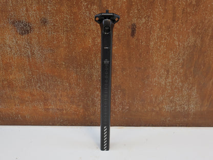 BMC URS 01 PREMIUM CARBON SATTELSTÜTZE / D-SHAPE / 0MM OFFSET / 221 G