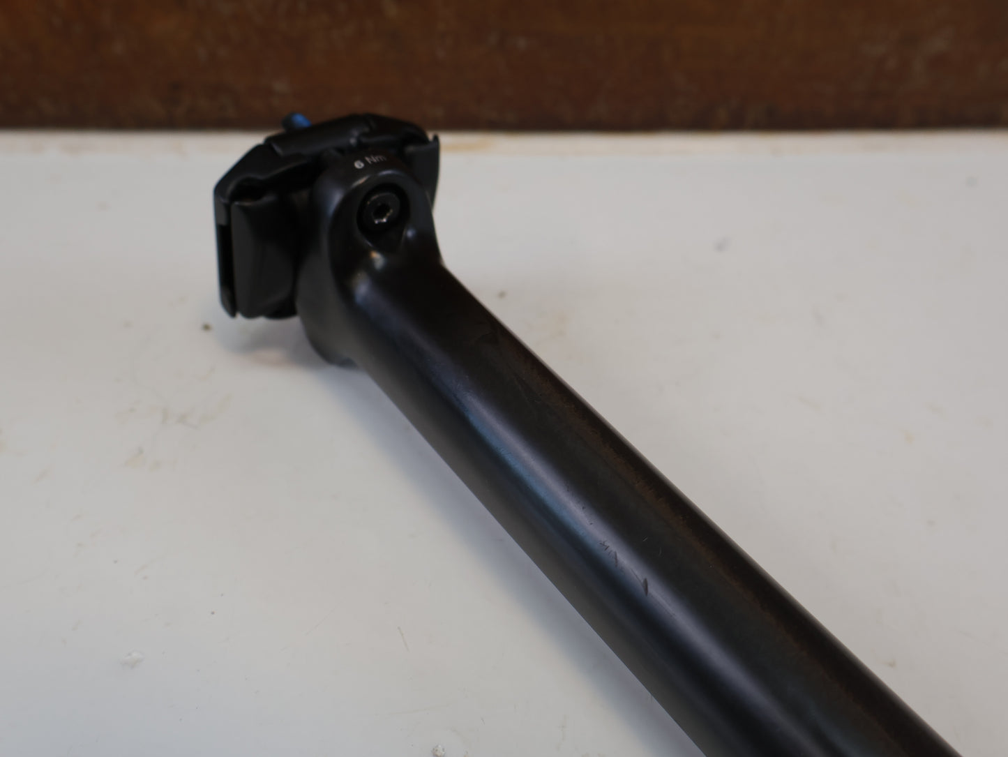 BMC URS 01 PREMIUM CARBON SATTELSTÜTZE / D-SHAPE / 0MM OFFSET / 221 G