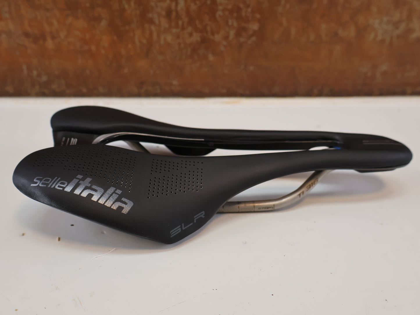 SELLE ITALIA SLR BOOST TI SUPERFLOW / RENNRAD SATTEL / S3 130 MM / TITAN
