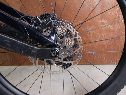 TREK SLASH 8 GEN 6 / MARIANAS BLUE / M/L