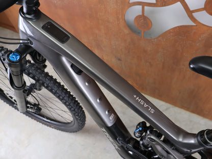 TREK SLASH+ 9.7 SLX/XT – TQ HPR50 580WH / FOX 170MM – MERCURY – GRÖSSE M