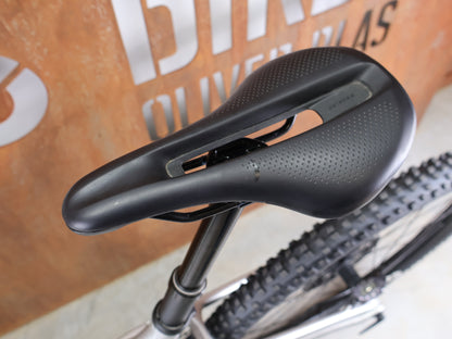 TREK TOP FUEL 9.8 XT GEN 4 – LUNAR SILVER – ROCKSHOX PIKE 130MM / SHIMANO XT 12-SPEED – SIZE M 