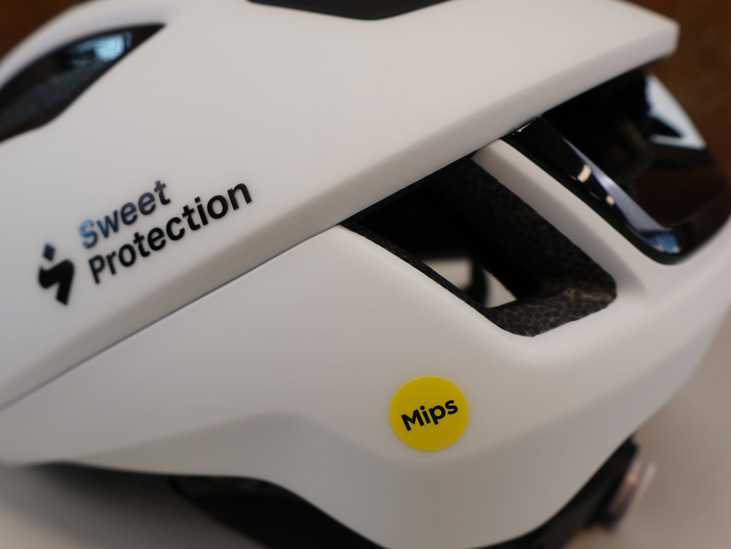 SWEET PROTECTION FALCONER AERO 2VI MIPS / RENNRADHELM / GR. M/L / SATIN WHITE