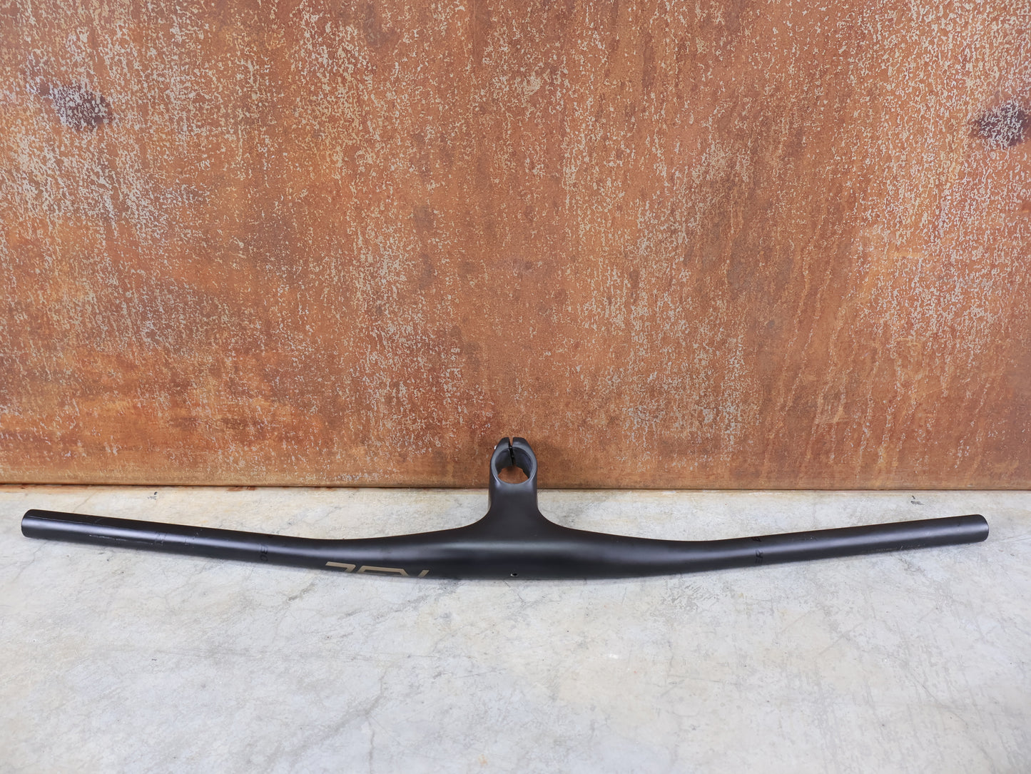 BONTRAGER RSL MTB LENKER-VORBAU EINHEIT 750MM X 80MM – OCLV CARBON – BLENDR READY