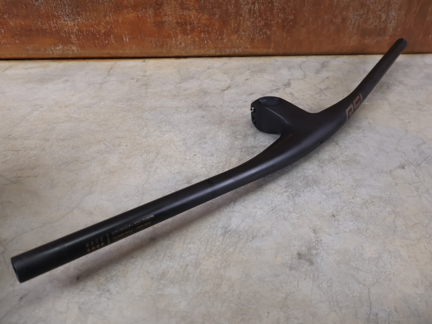 BONTRAGER RSL MTB LENKER-VORBAU EINHEIT 750MM X 70MM – OCLV CARBON – BLENDR READY