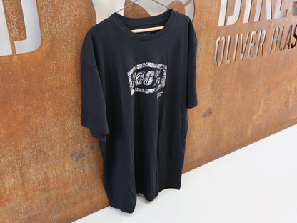 100% ESSENTIAL T-SHIRT / SCHWARZ / GR. XL / WEISSES SNAKE LOGO / COTTON-MIX