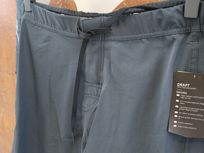 100% DRAFT ATHLETIC SHORT / CHARCOAL / GR. XL / HERREN SPORT HOSE