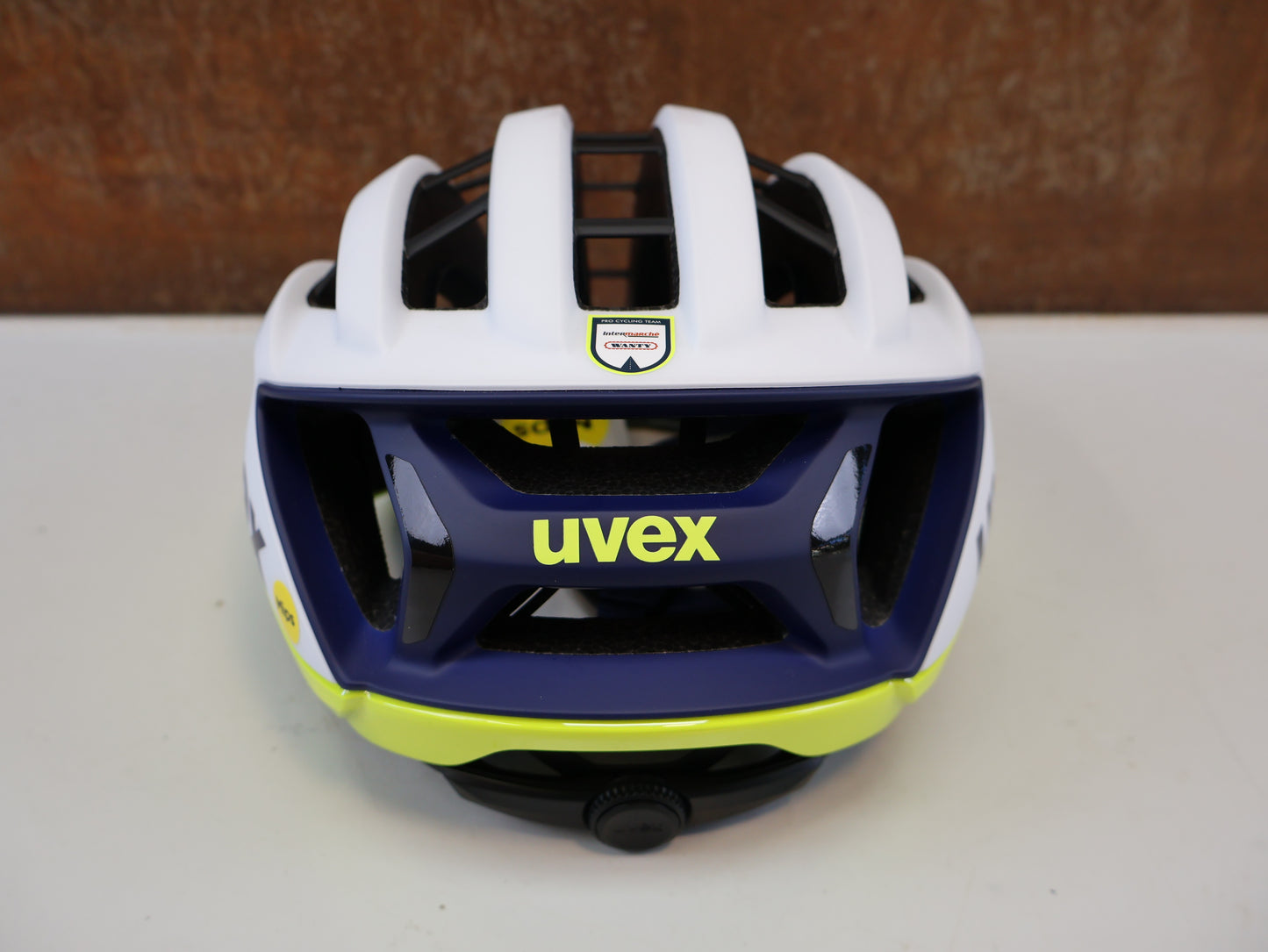 UVEX SURGE AERO MIPS / GR. 56-59 CM / RENNRAD HELM
