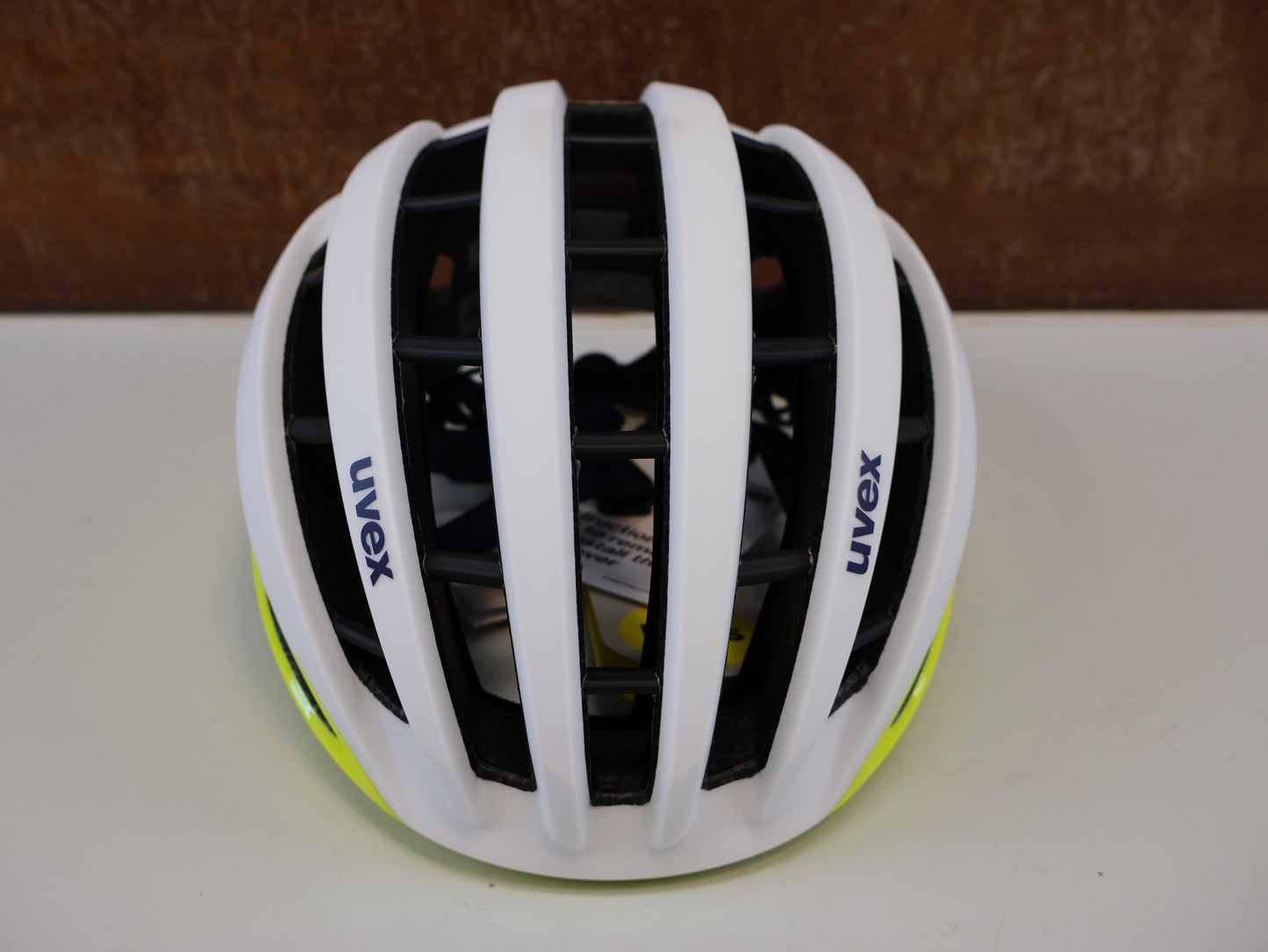 UVEX SURGE AERO MIPS / GR. 56-59 CM / RENNRAD HELM