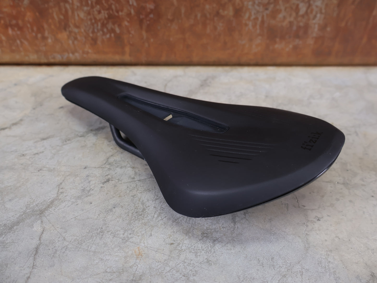 FIZIK VENTO ARGO X1 SATTEL / CARBON-STREBEN / OFF-ROAD / 140MM