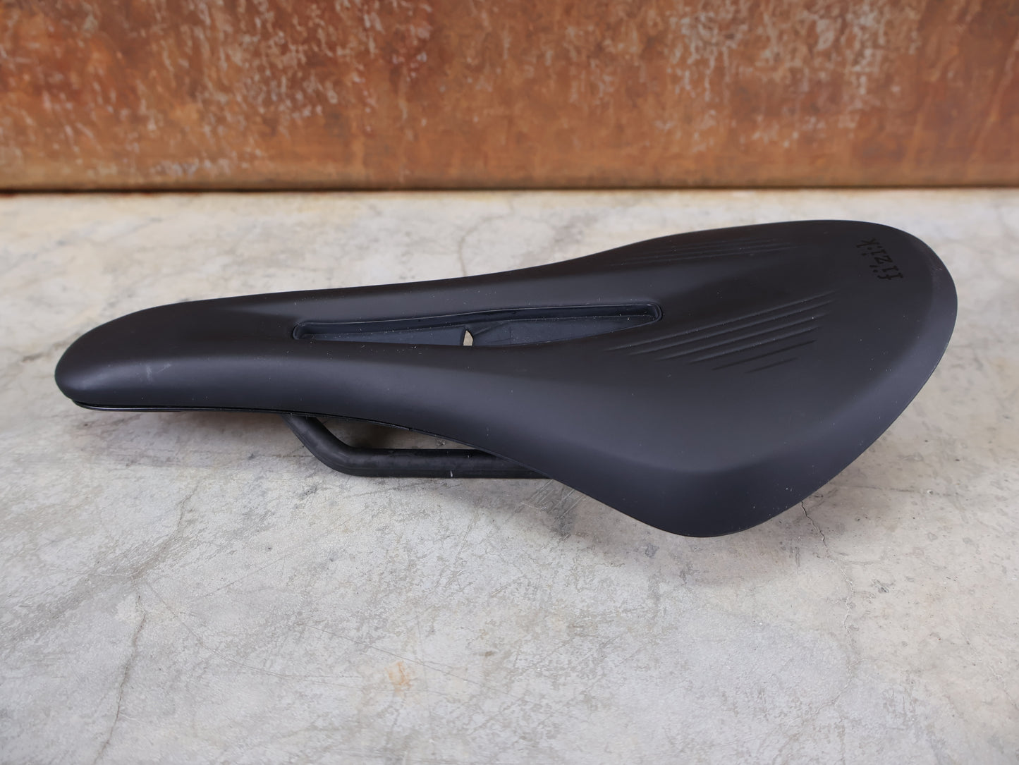 FIZIK VENTO ARGO X1 SATTEL / CARBON-STREBEN / OFF-ROAD / 140MM