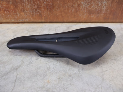 FIZIK VENTO ARGO X1 SATTEL / CARBON-STREBEN / OFF-ROAD / 140MM