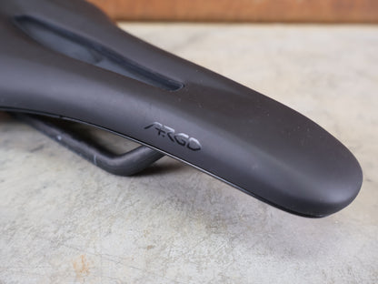 FIZIK VENTO ARGO X1 SATTEL / CARBON-STREBEN / OFF-ROAD / 140MM