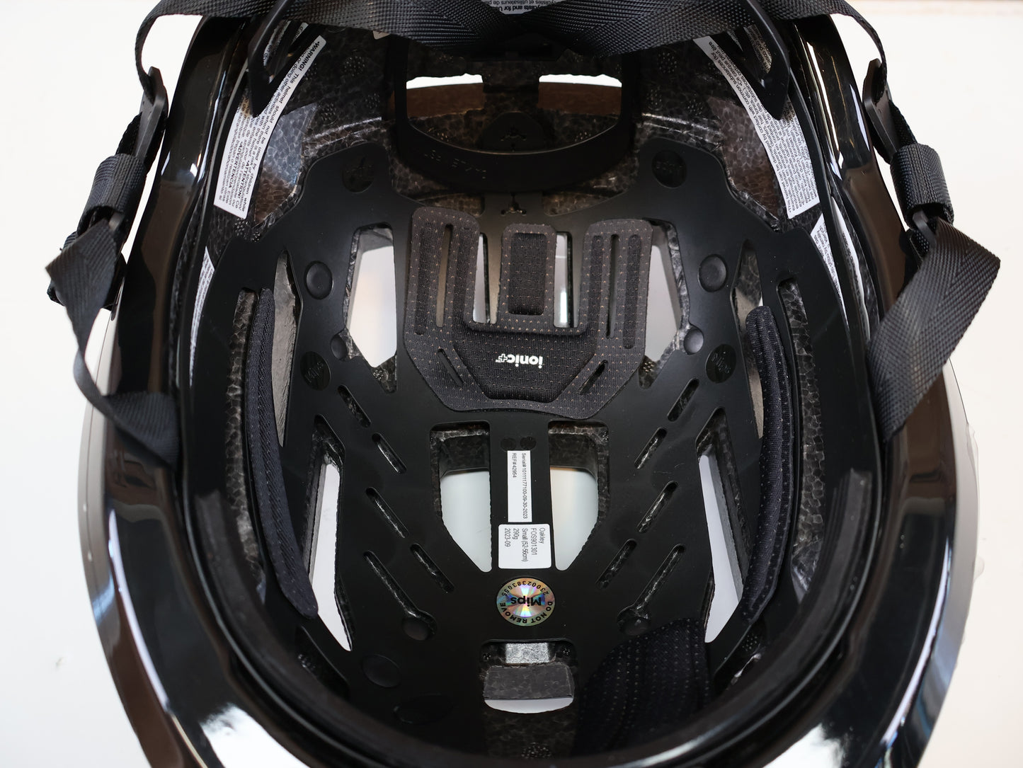 OAKLEY ARO3 ENDURANCE MIPS / GR. S 52-56 CM / RENNRAD HELM / SCHWARZ