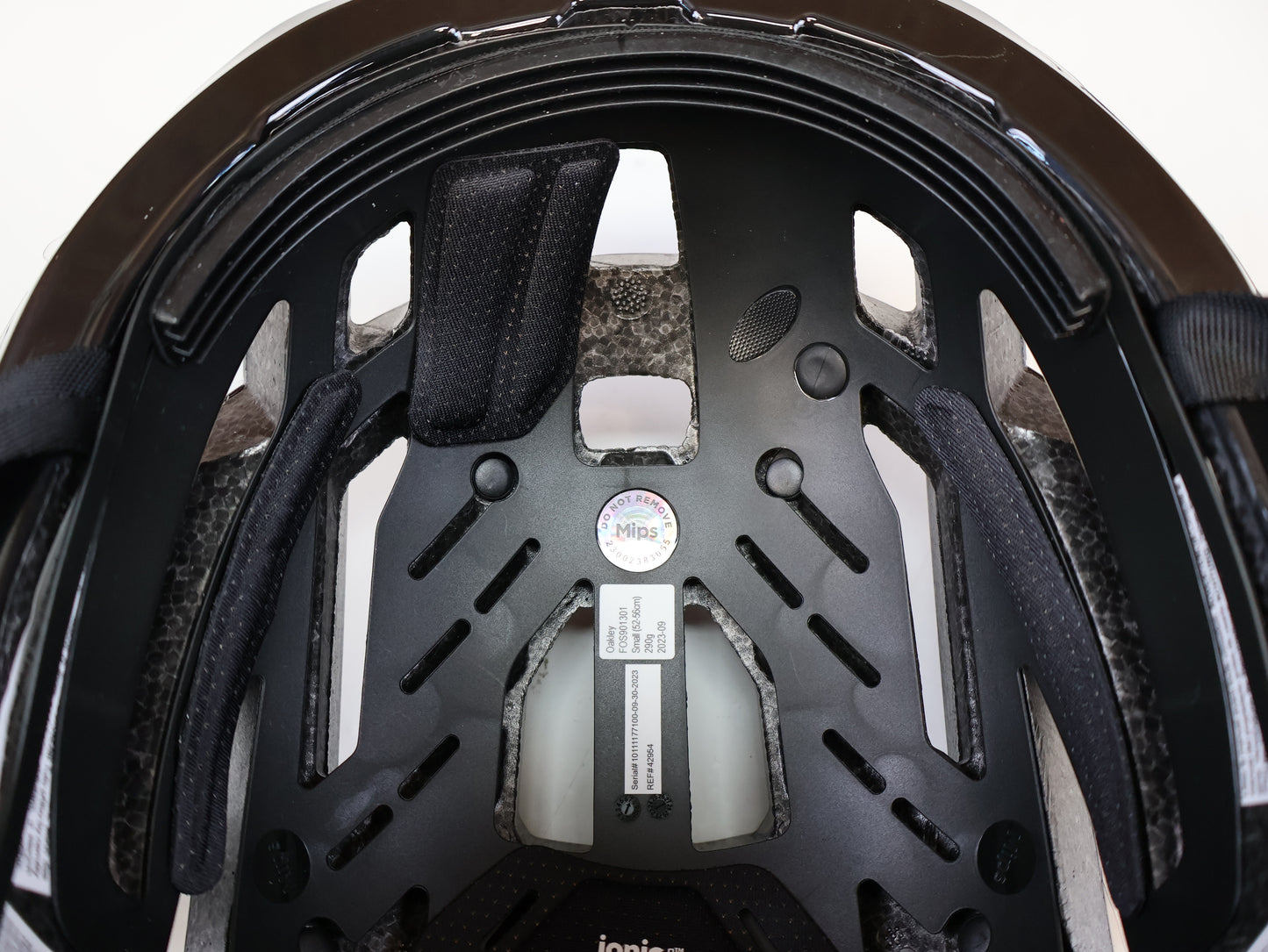 OAKLEY ARO3 ENDURANCE MIPS / GR. S 52-56 CM / RENNRAD HELM / SCHWARZ
