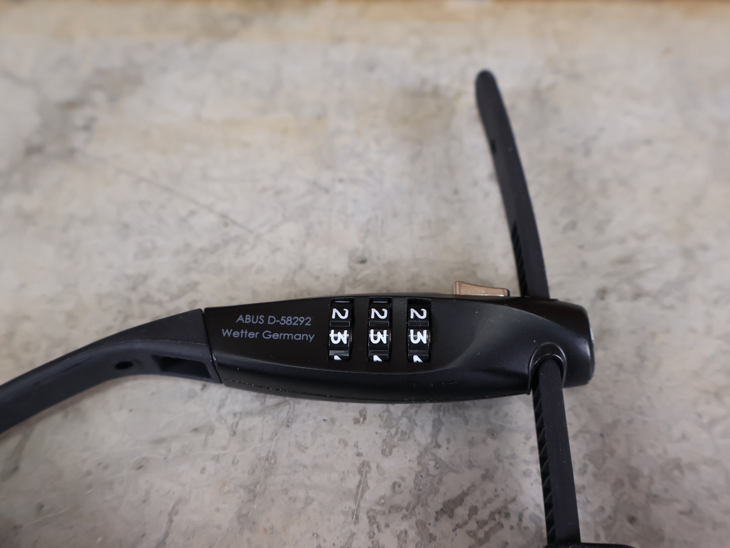 ABUS COMBIFLEX TRAVEL GUARD KABELSCHLOSS / 45 CM / ZAHLENCODE / SCHWARZ