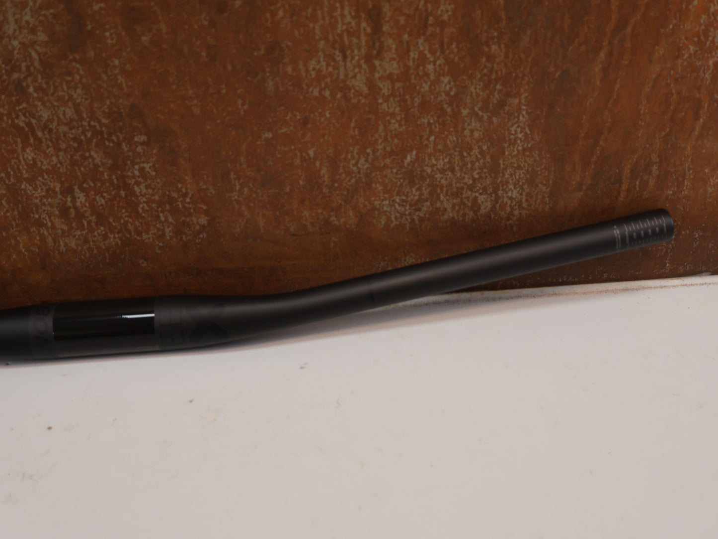 BONTRAGER KOVEE XXX CARBON 35 MTB-LENKER 720 MM / 35 MM KLEMMUNG / 133 G