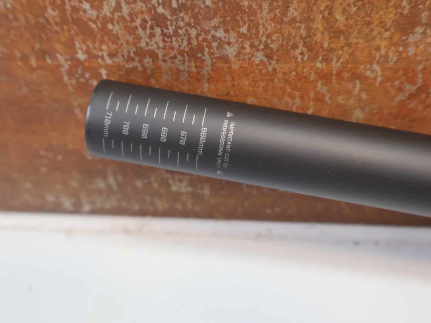 BONTRAGER KOVEE XXX CARBON 35 MTB-LENKER 720 MM / 35 MM KLEMMUNG / 133 G