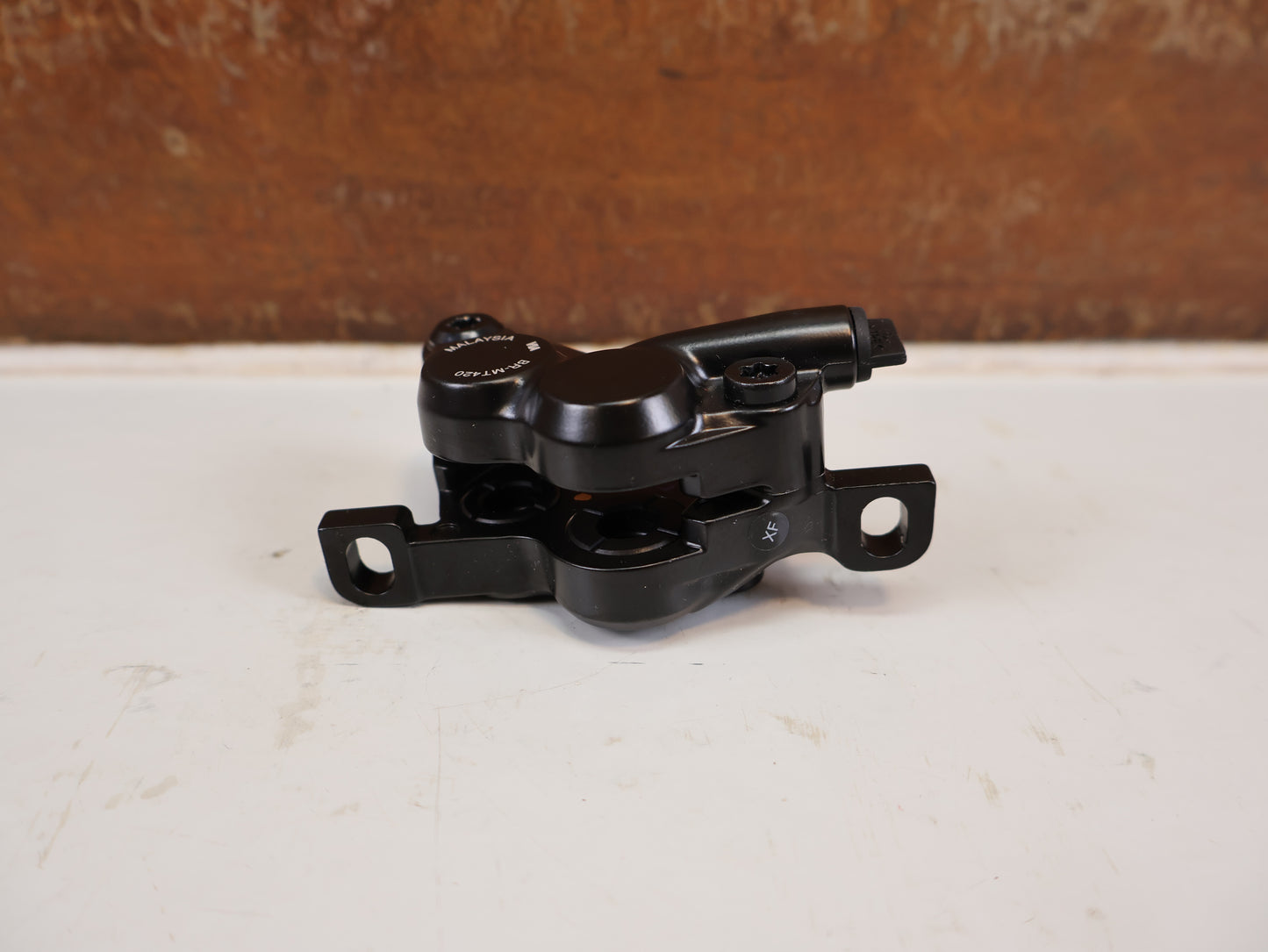 SHIMANO BR-MT420 SCHEIBENBREMSSATTEL 4-KOLBEN POSTMOUNT SCHWARZ