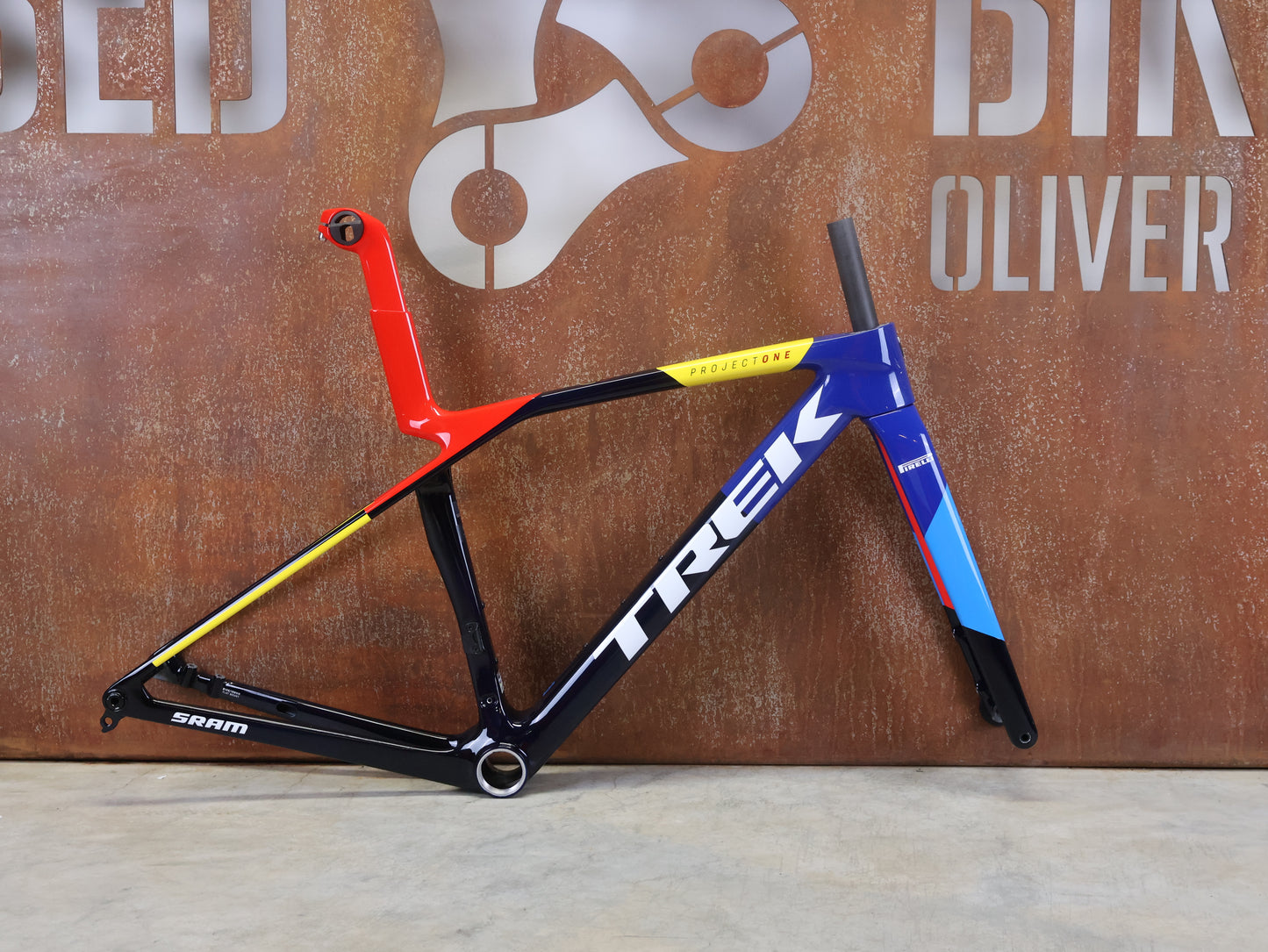 TREK MADONE SLR GEN 8 CARBON DISC RAHMENSET NAVY SMOKE XS