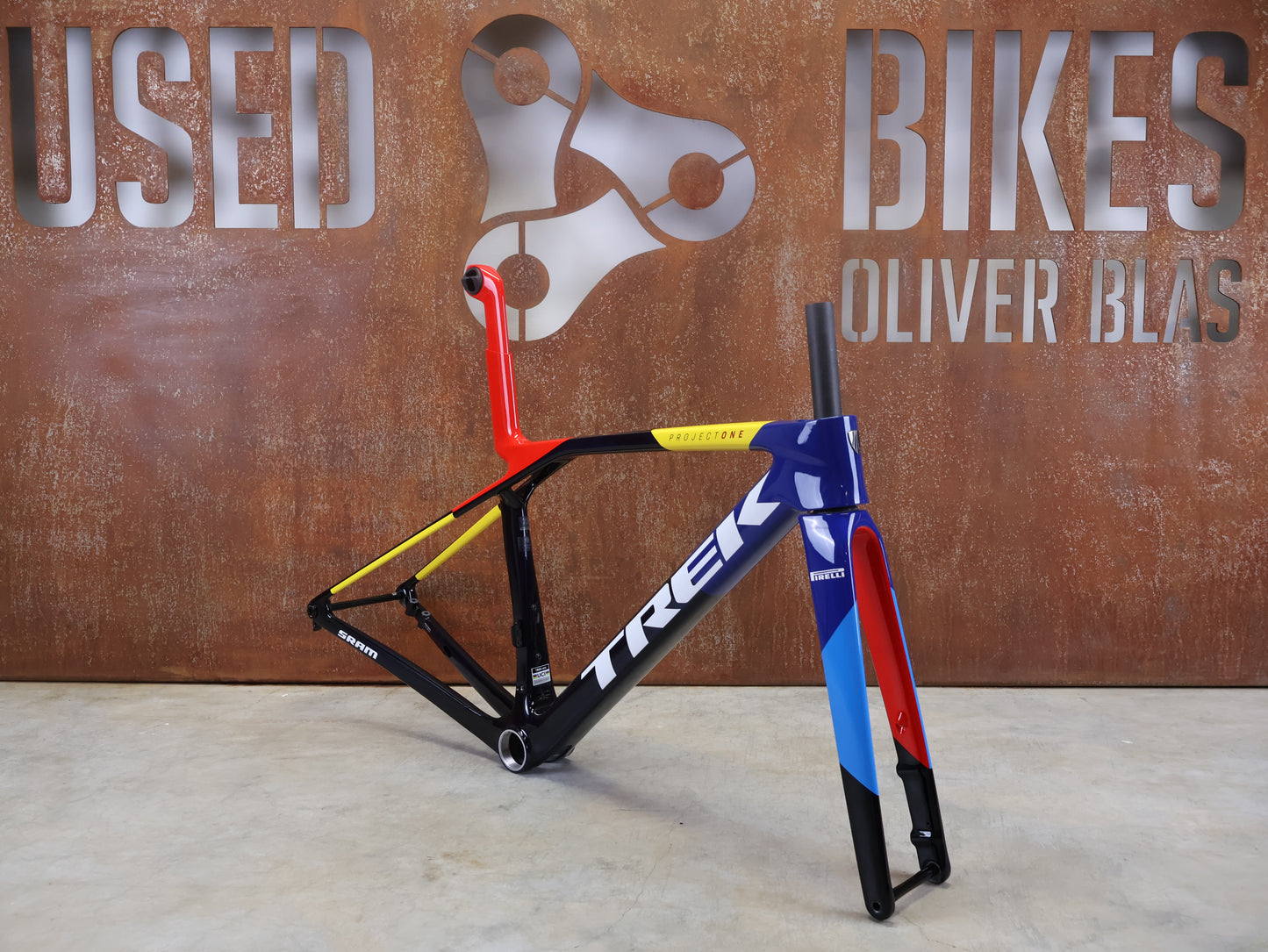 TREK MADONE SLR GEN 8 CARBON DISC RAHMENSET NAVY SMOKE XS