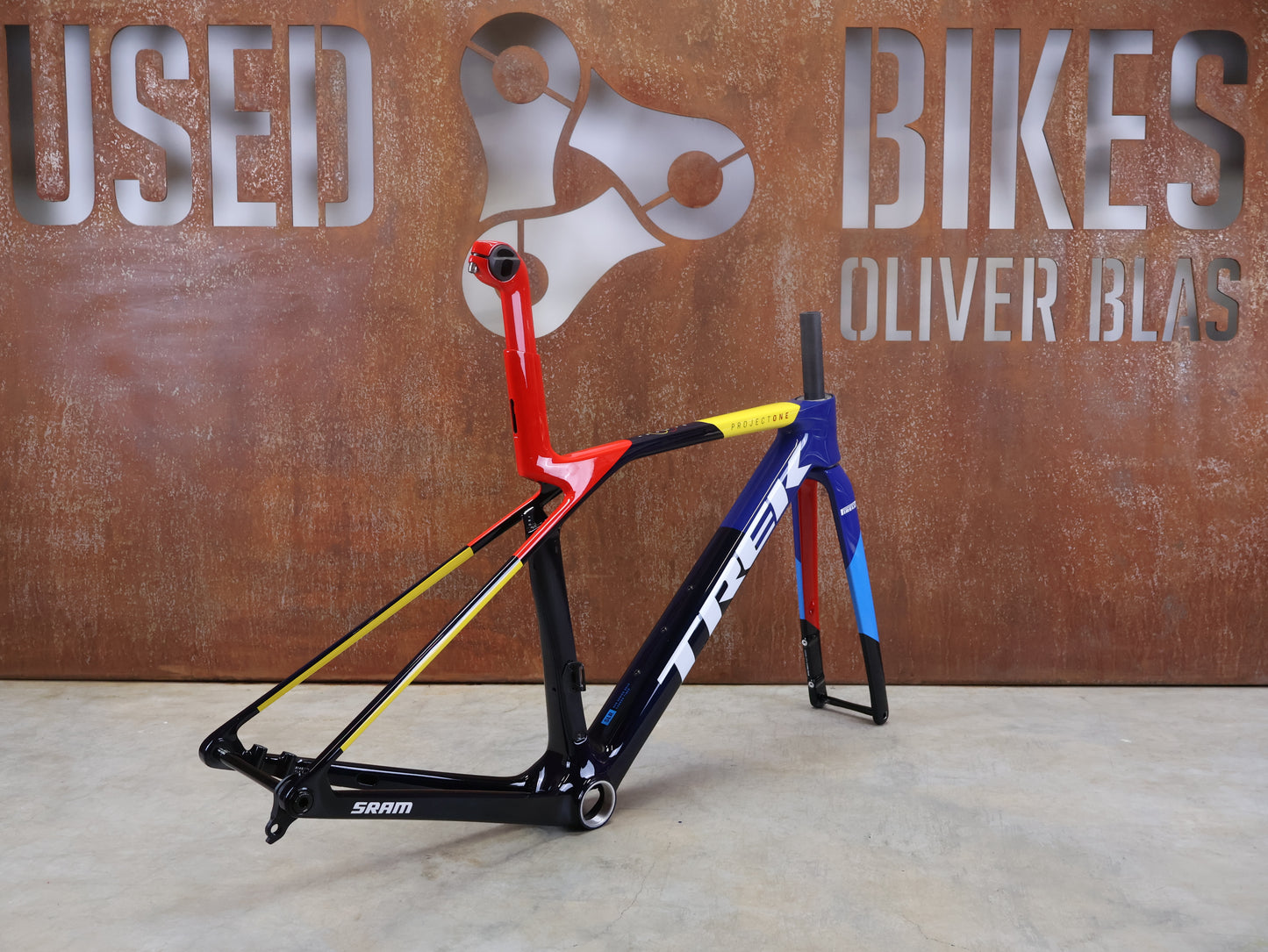 TREK MADONE SLR GEN 8 CARBON DISC RAHMENSET NAVY SMOKE XS