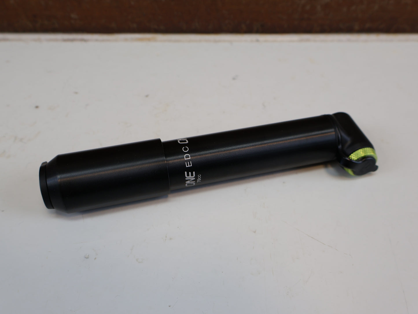 ONEUP COMPONENTS EDC PUMP 70CC / MINI FAHRRADPUMPE / MIT CO2 INFLATOR