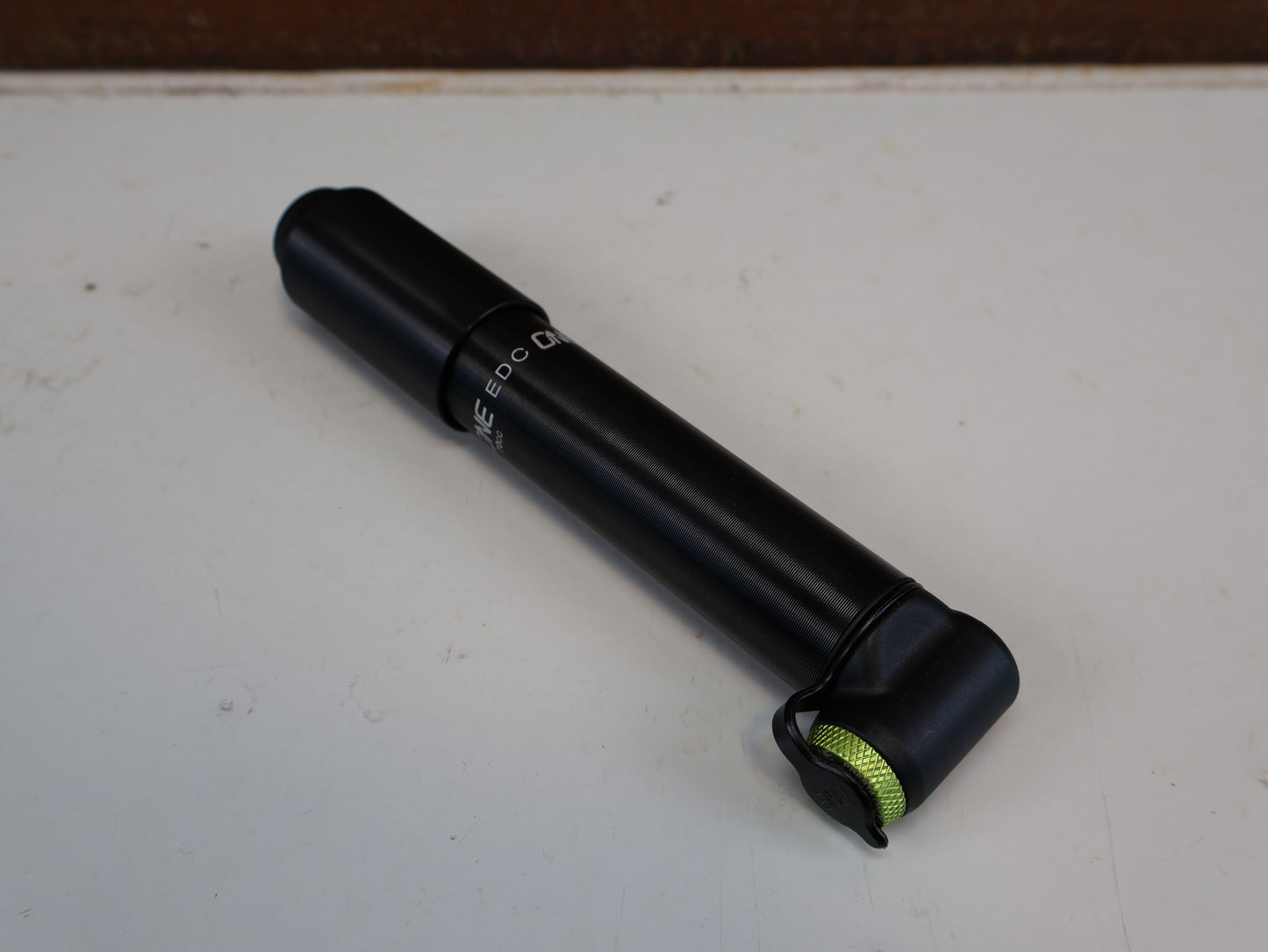 ONEUP COMPONENTS EDC PUMP 70CC / MINI FAHRRADPUMPE / MIT CO2 INFLATOR
