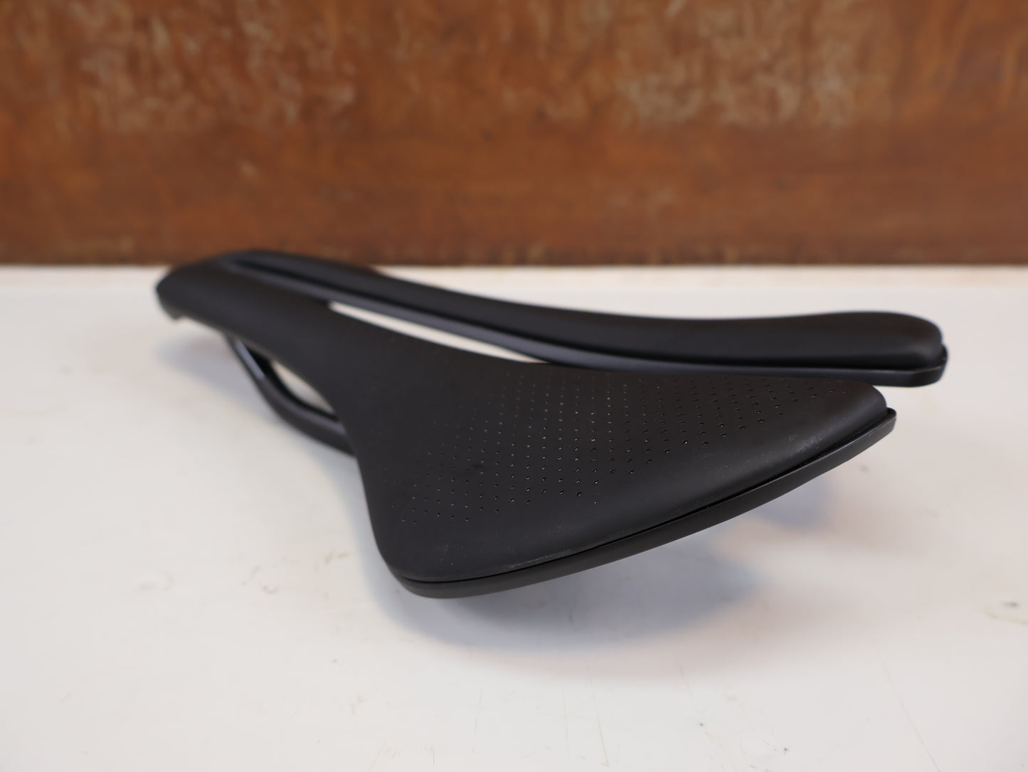 BONTRAGER AEOLUS PRO AERO CARBON SATTEL 145MM 173G