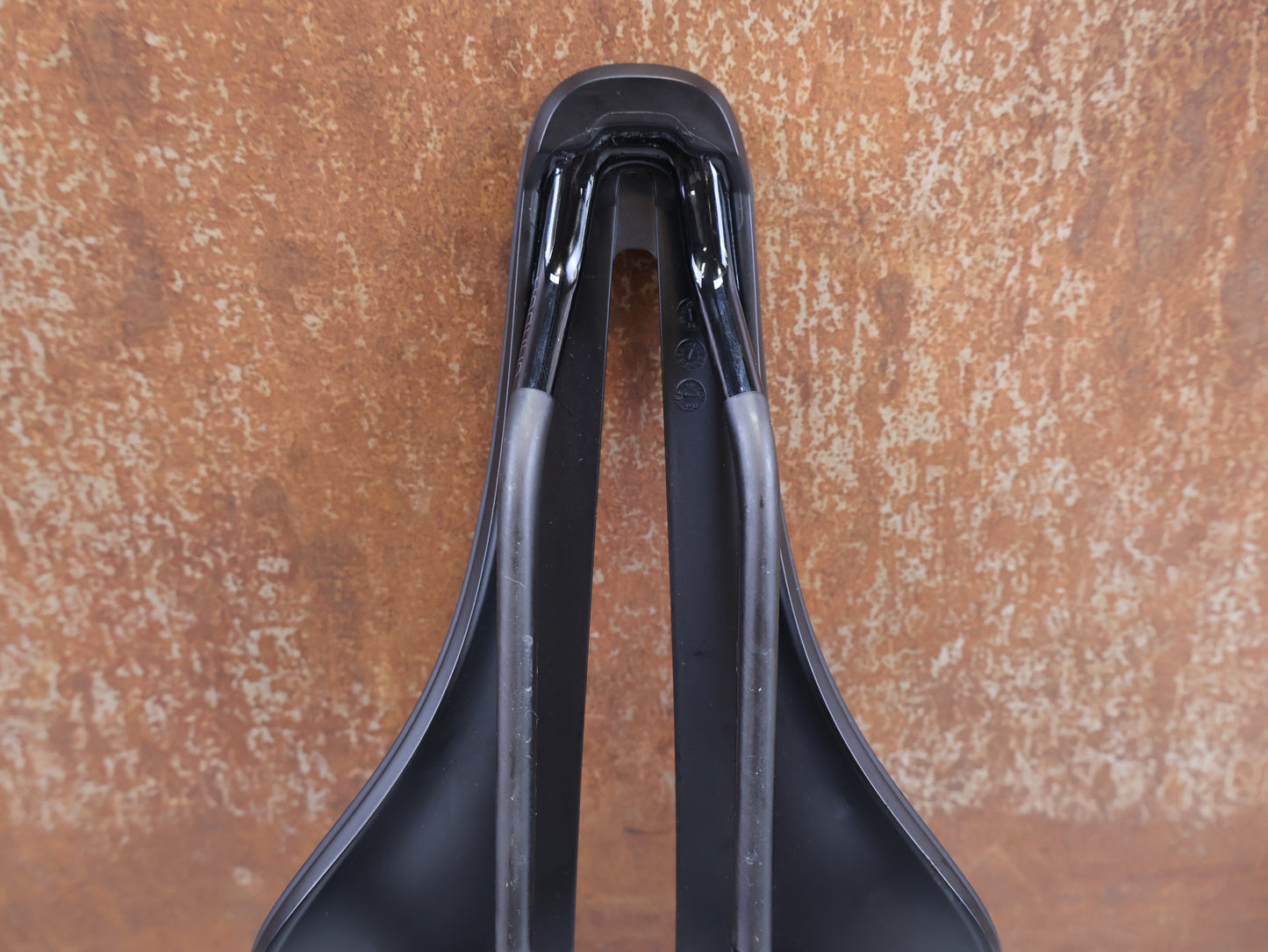 BONTRAGER AEOLUS PRO AERO CARBON SATTEL 145MM 173G
