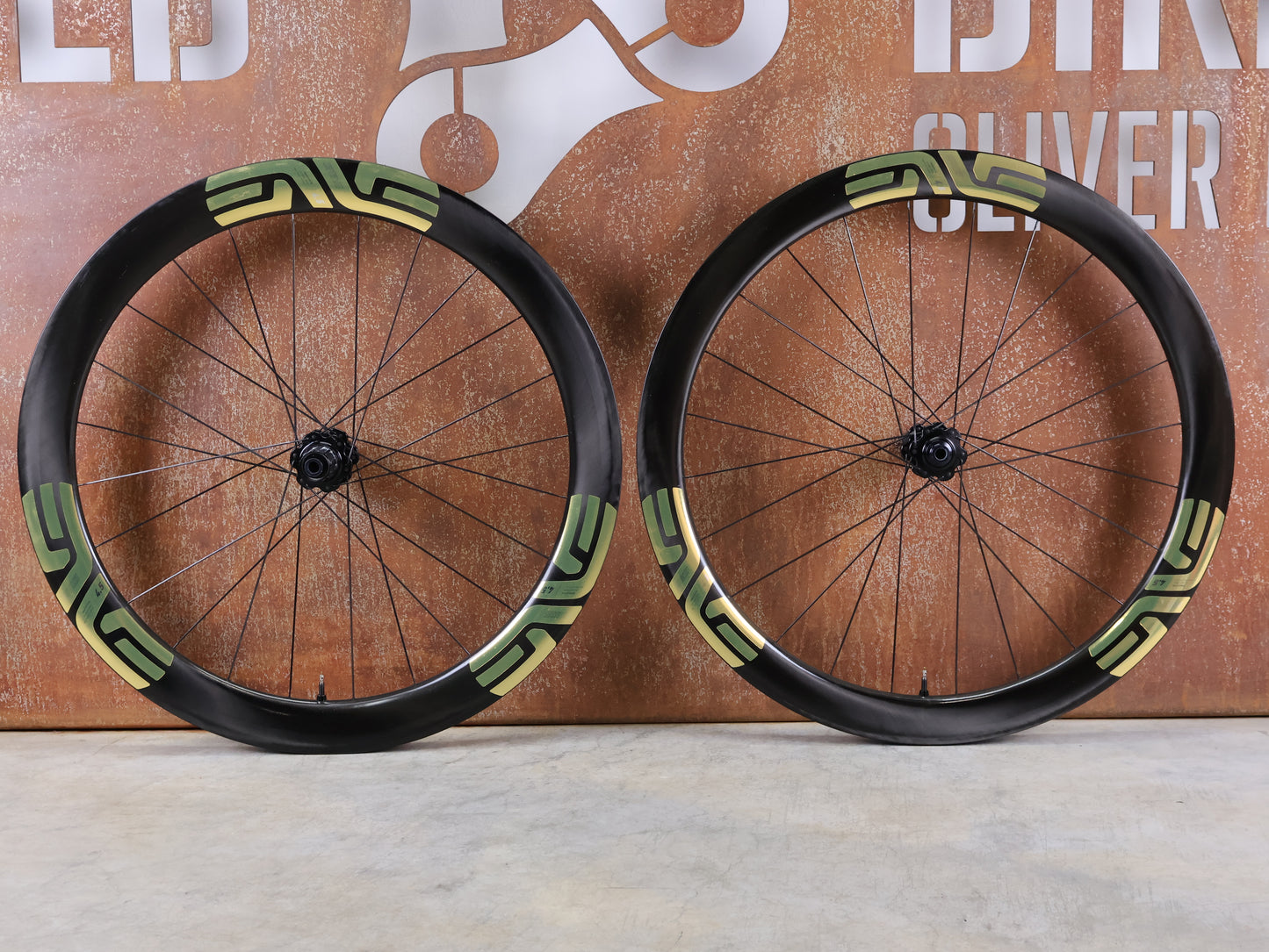 ENVE SES 4.5 CARBON LAUFRADSATZ / TUBELESS / CENTERLOCK / SHIMANO HG / 12X142 MM