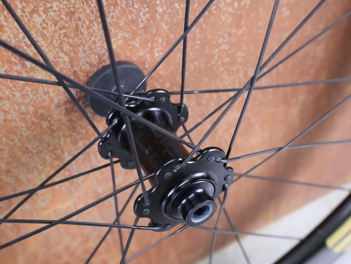 ENVE SES 4.5 CARBON LAUFRADSATZ / TUBELESS / CENTERLOCK / SHIMANO HG / 12X142 MM