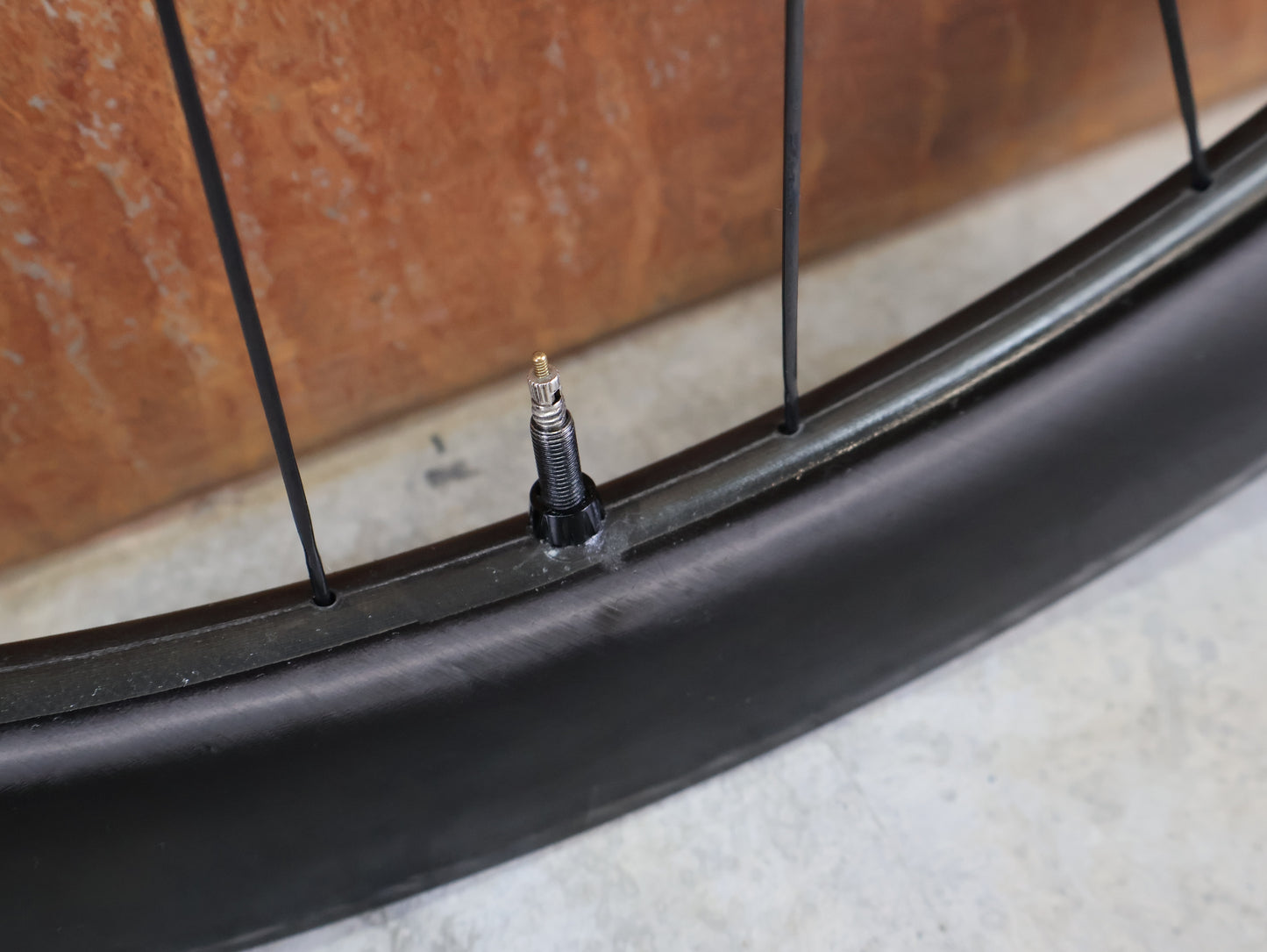 ENVE SES 4.5 CARBON LAUFRADSATZ / TUBELESS / CENTERLOCK / SHIMANO HG / 12X142 MM