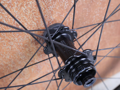 ENVE SES 4.5 CARBON LAUFRADSATZ / TUBELESS / CENTERLOCK / SHIMANO HG / 12X142 MM