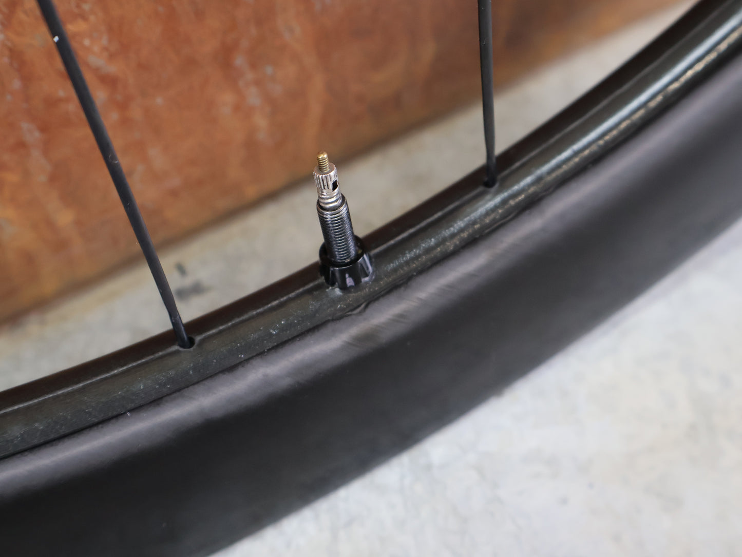 ENVE SES 4.5 CARBON LAUFRADSATZ / TUBELESS / CENTERLOCK / SHIMANO HG / 12X142 MM