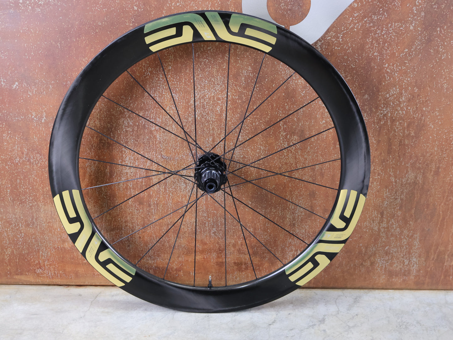ENVE SES 4.5 CARBON LAUFRADSATZ / TUBELESS / CENTERLOCK / SHIMANO HG / 12X142 MM