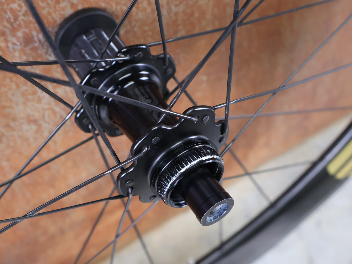 ENVE SES 4.5 CARBON LAUFRADSATZ / TUBELESS / CENTERLOCK / SHIMANO HG / 12X142 MM