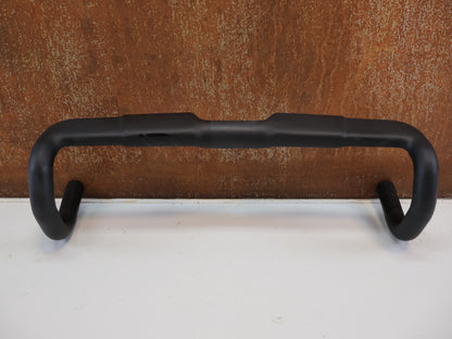 LEVELNINE AERO CARBON / RENNRAD LENKER / 40 CM / INTERNE KABEL