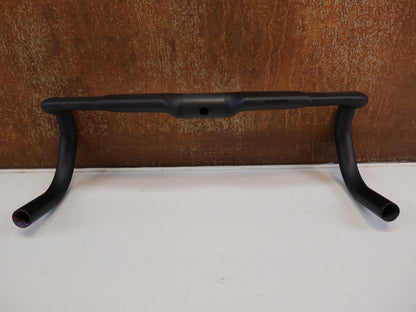 LEVELNINE AERO CARBON / RENNRAD LENKER / 40 CM / INTERNE KABEL